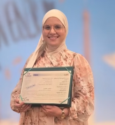 معلمة اللغة العربية ابتهال طياري تحمل شهادة الدبلوم المهني الدولي من البورد الأوروبي - هيومان رستارت ألمانيا (قصة نجاح)